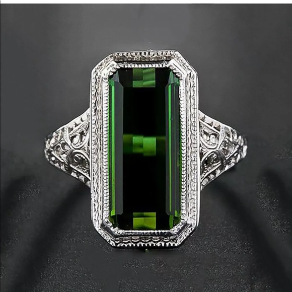 Jewelry - New Charming 925 Silver Ring 8.2ct Emerald Engagem